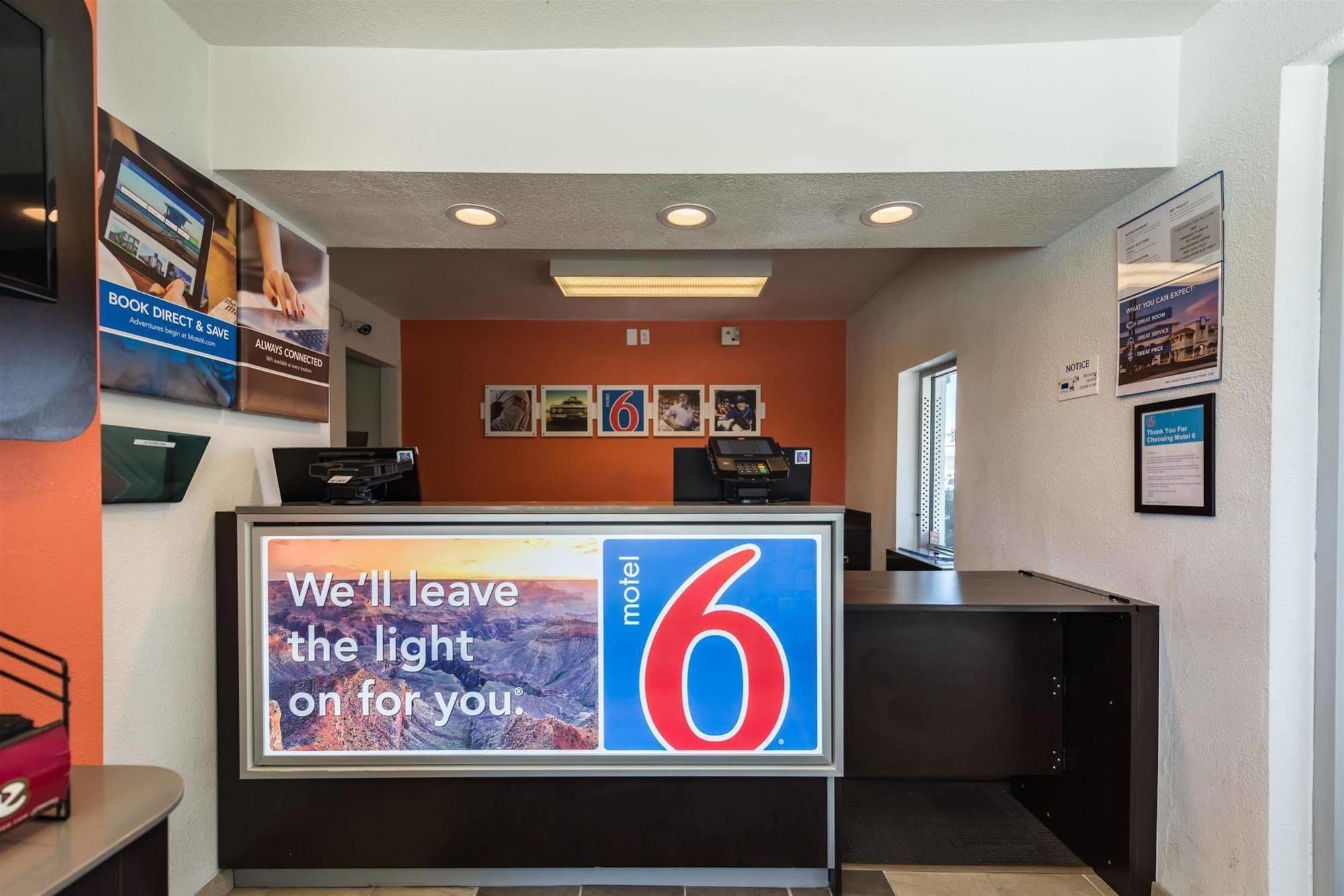 Motel 6-Reno, Nv - Virginia Plumb المظهر الخارجي الصورة